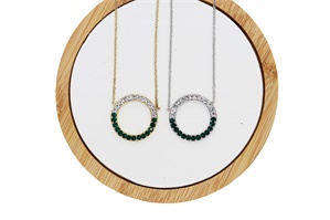 Green&white stone necklace