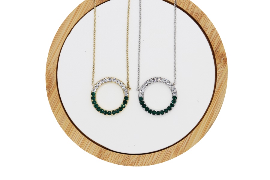 Green&white stone necklace